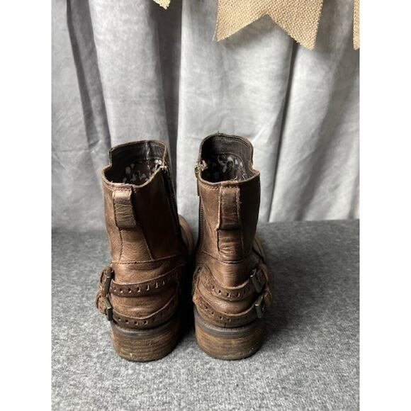 UGG Australia Orion Buckled Zip-Up Moto Buckle Leather Booties 1007769 Stout 9.5 - Picture 4 of 9